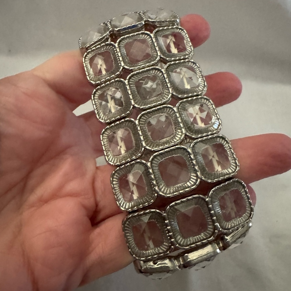 Silver & Clear Geometric Bracelet – Modern Minimalist Jewelry